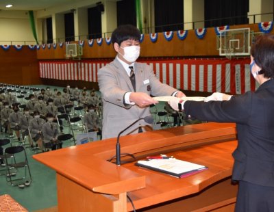 校内表彰式・同窓会「玉水会」入会式