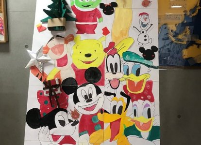 2年1組　普通科特進プレミアムコース　『ディズニー』<br>今年はコロナウイルスの影響で制限された範囲でのものづくりとなりました。なので、クラスのみんなが知っていて男女国境関係なく楽しめる題材「ディズニー」を選びました。