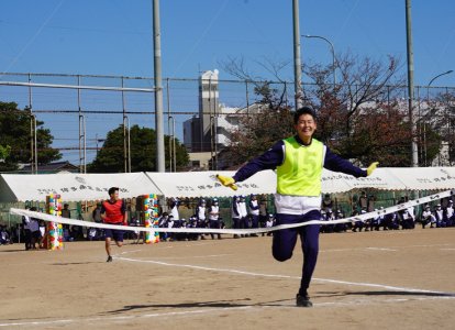 H団が1位でゴール