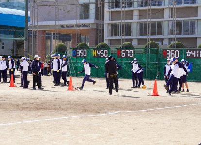 1チーム6人です。