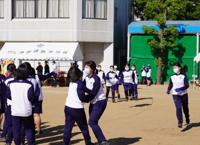 跳ぶ選手は15名。