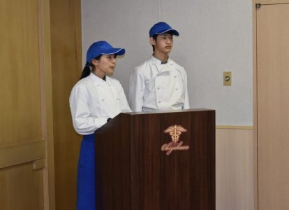 司会を務めた中山怜さんと有田知宏君