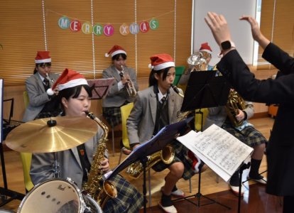 クリスマス雰囲気たっぷりの「ムーンライトセレナーデ」