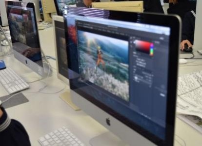 写真はぼやけていますが実際のPC画像は鮮明です！