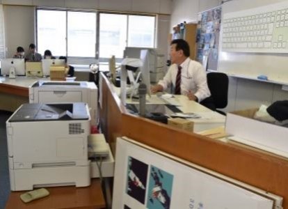 社会総合学科グラフィックデザインコース<br>「iMacを用いて塗り絵・写真加工」丸田先生