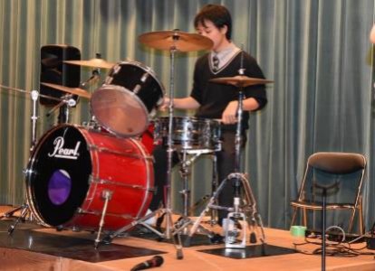 ドラムの秋本悠希君（3-A）
