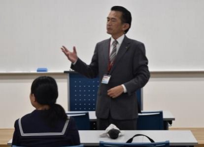 特進プレミアムコース・隆徳館、国語「論理的文章の読み方」照島明先生