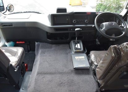 新車マイクロバス