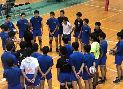 二回戦試合前コート練習