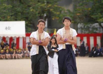 「応援合戦」H団入場