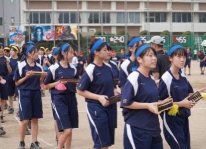 高校女子・新任職員「ソロバン音頭」