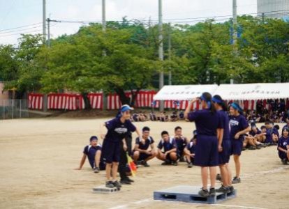 スタート台から飛び移ります