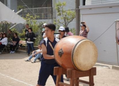 太鼓で音頭と合図を出します