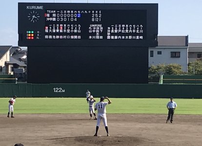先発投手の川﨑駿輝君（普通科アスリートコース2年・学業院中学校・大野城ガッツ出身）。身長184cmの長身投手。