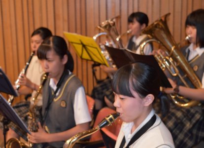 吹奏楽部による歓迎演奏。