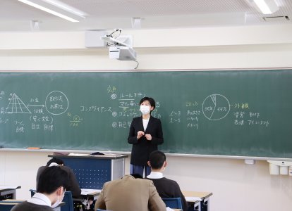 進路ガイダンス (8)