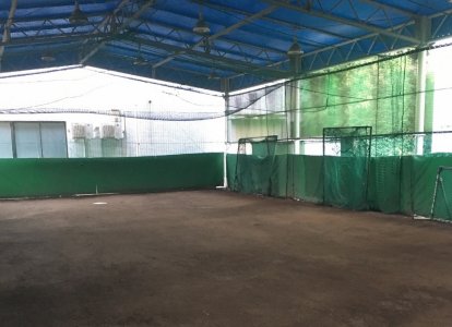 室内練習場（野球場内）
